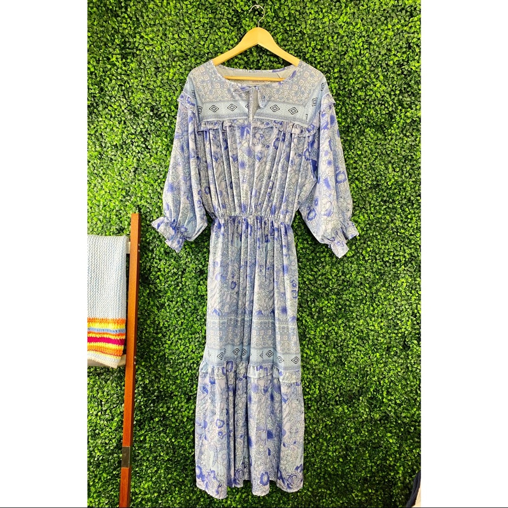 Retro Maxi dress full of uniqueness!